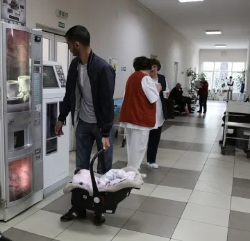 Изоставиха бебе в болницата