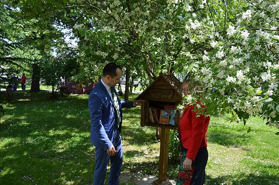 Къщичка за книги откриха във Враца
