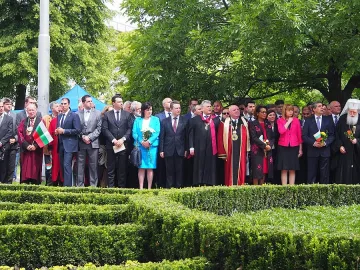 Нинова на 24 май: Бъдете горди