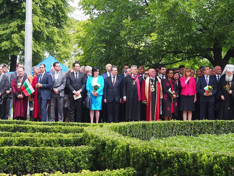 Нинова на 24 май: Бъдете горди