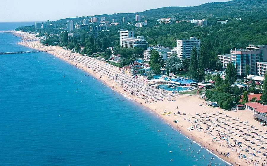 Камери дебнат абитуриентите в Слънчев бряг