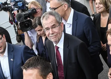 Ван дер Белен: Ще чуя страха и гнева на хората 