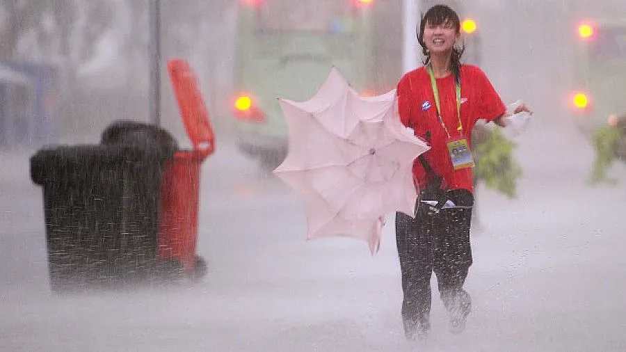 Буря в Китай отне живота на осем души