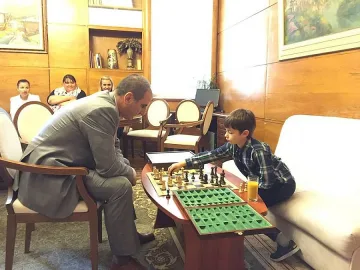 ГЕРБ помага на млад шахматист