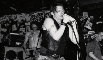 Китаристът на Beastie Boys почина