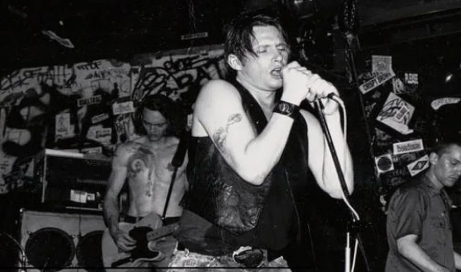 Китаристът на Beastie Boys почина