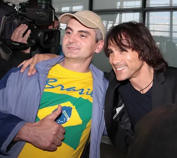 Ловци на автографи атакуваха приятелите на Камата