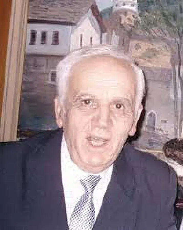 Върнете званията "заслужил" и "народен"