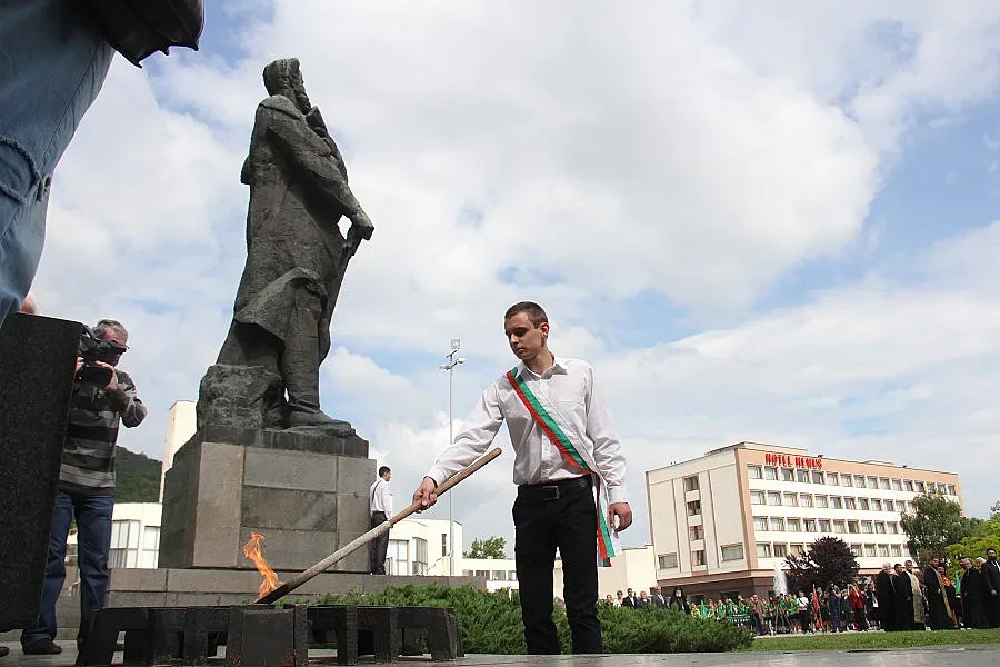 Спасиха Вечния огън във Враца