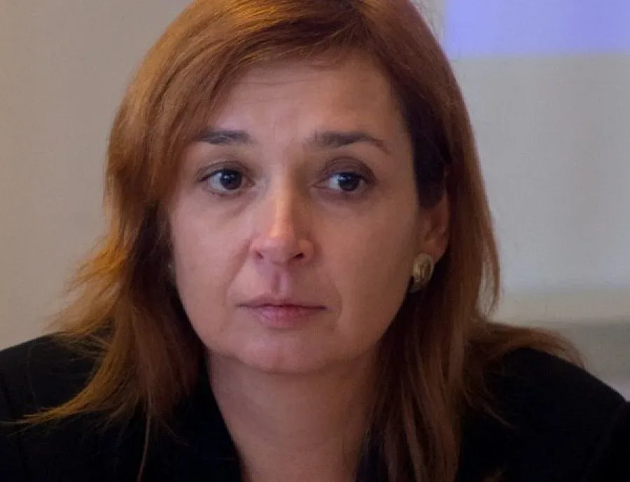 Зорница Русинова пое социалното министерство