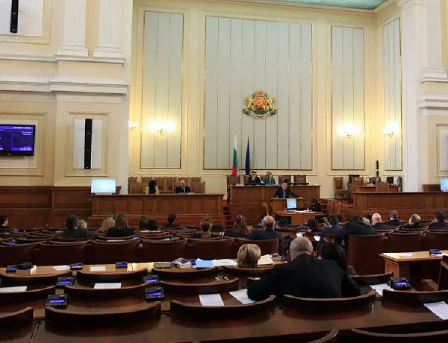 ПФ напуска властта, ако ветото не бъде отхвърлено