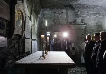 Плевнелиев се поклони пред гроба на свети Кирил в Рим