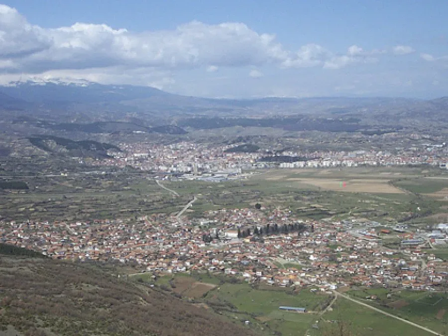 Село си избра герб с минерална вода и параклис
