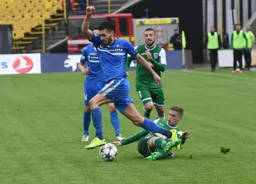 Левскари и полиция се топят за боя (ОБЗОР)