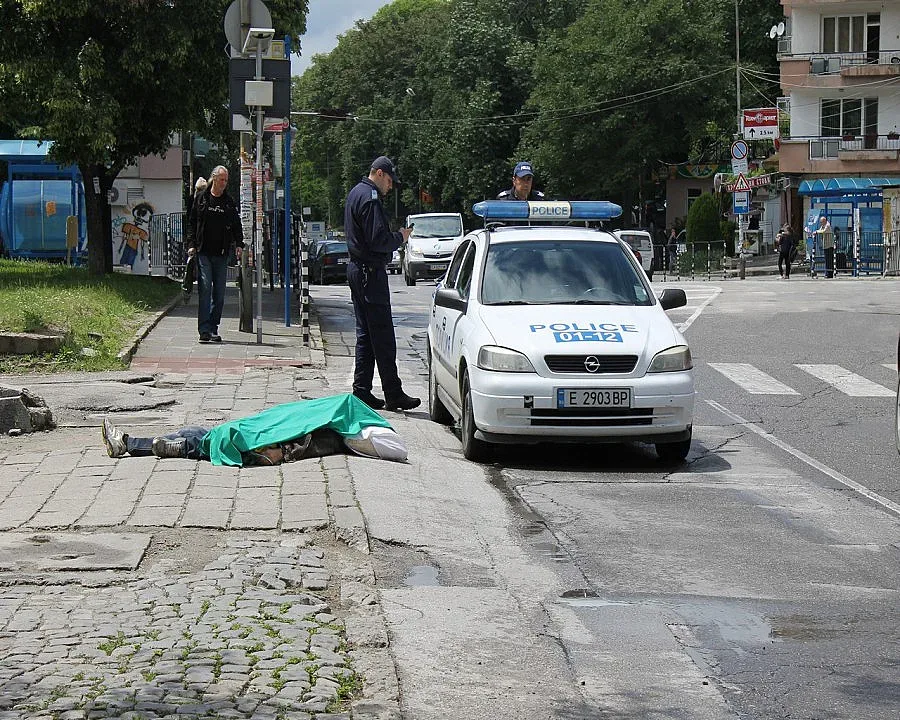 Дядо издъхна край училище