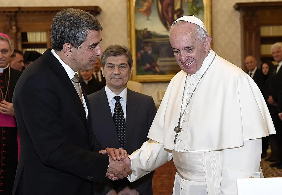 Папа Франциск прие Плевнелиев