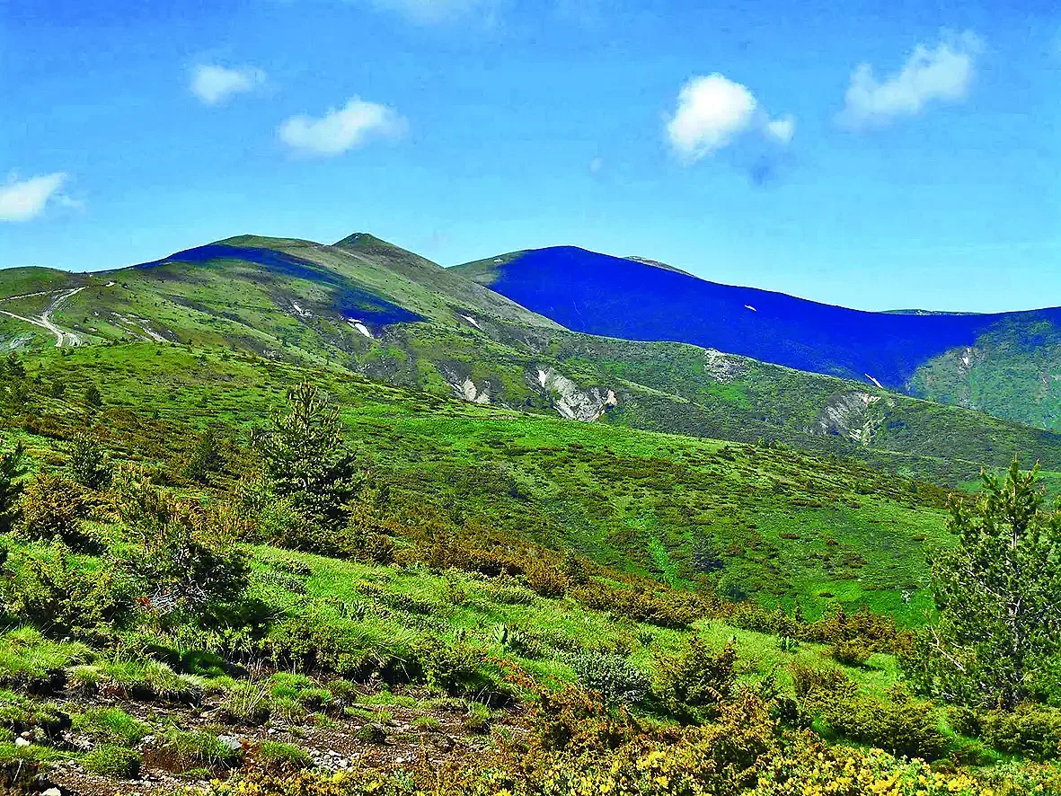 Върхът, който свързва два свята