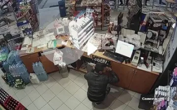 Обраха бензиностанция пред 7 камери (ВИДЕО)