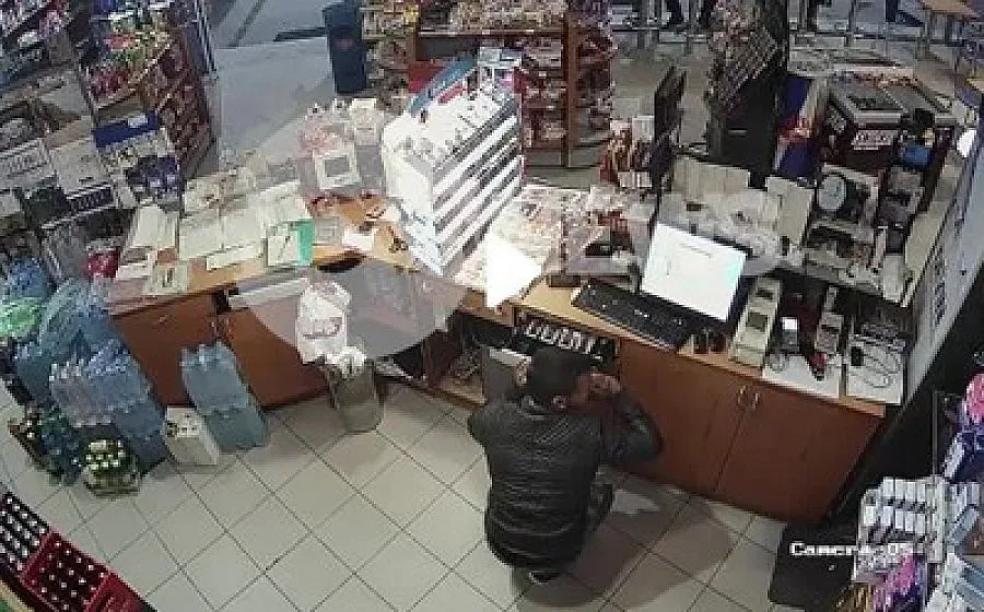 Обраха бензиностанция пред 7 камери (ВИДЕО)