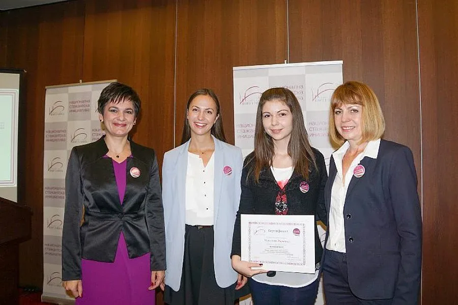 Стажант №1 за 2015 г.: Заслужава си да останем в България