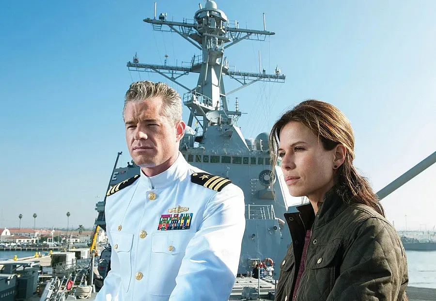 Адам Болдуин отплава с "Последният кораб"