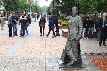 Алеко пада мъртъв от рикоширал куршум