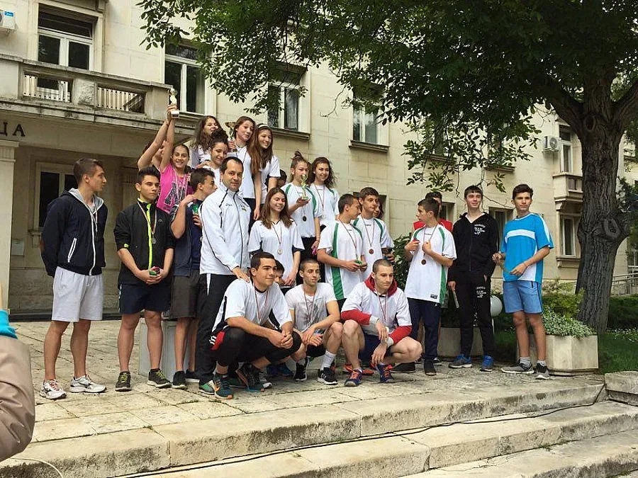 Над 200 деца на щафета във Враца