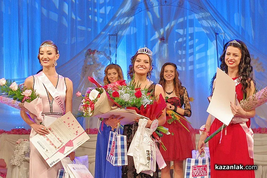 Млада художничка стана Царица Роза