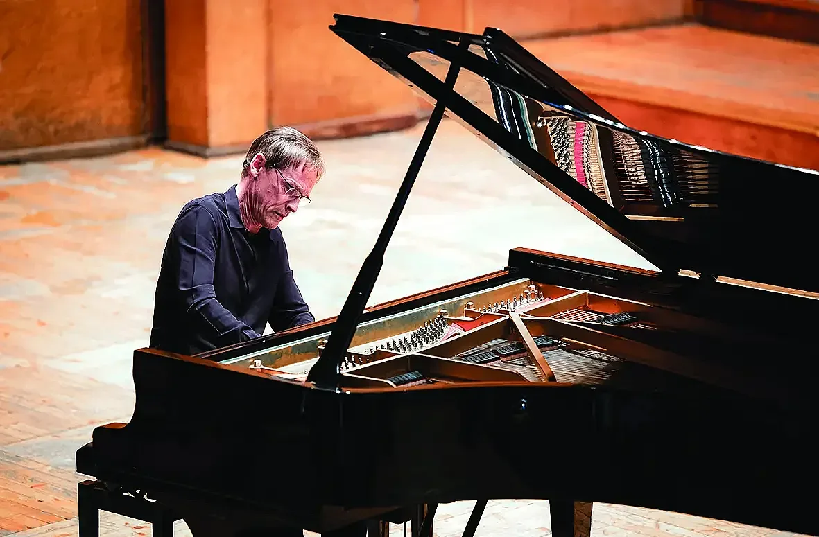 Франсоа Чаплин пред СТАНДАРТ: Жертвах юношеството си заради пианото