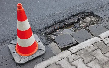 Кърпят асфалта към хижите над Кюстендил
