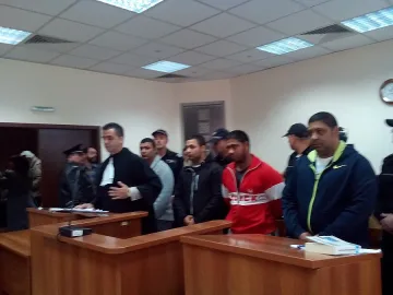 Четиримата биячи от Раднево остават в ареста 