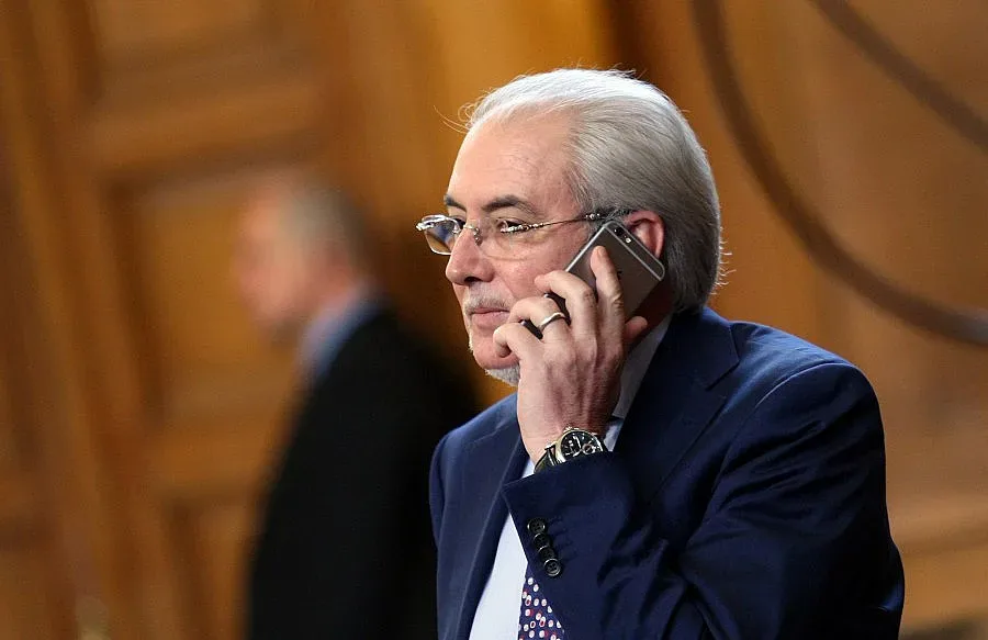 Местан в задочен спор със Станишев