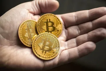 Швейцарци плащат услуги с биткойн