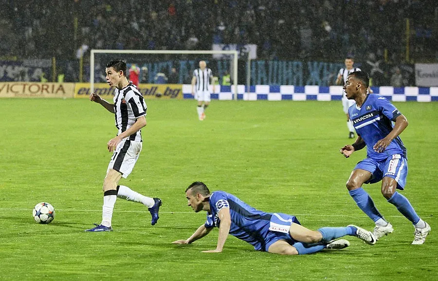 Отлагат решенията в "Левски" за понеделник