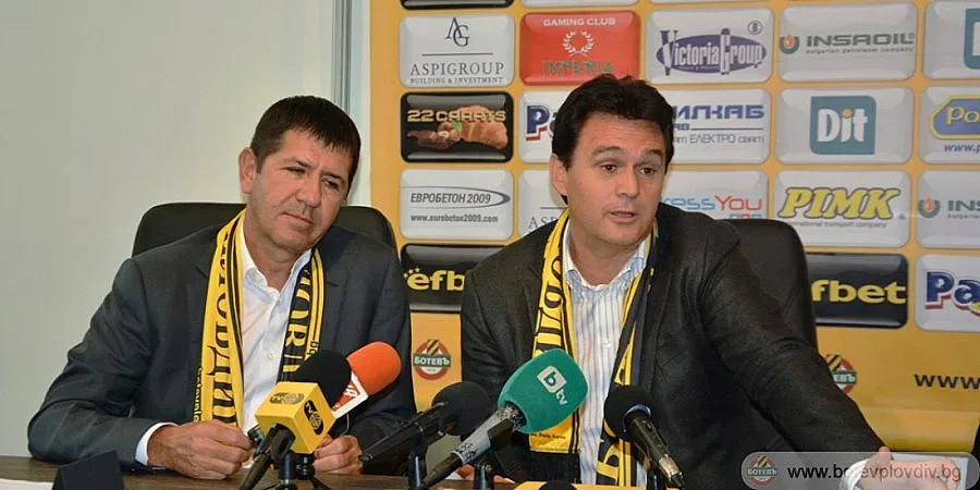 Двама си разделиха "Ботев" (Пловдив)