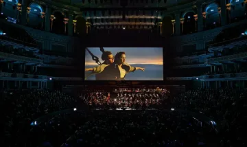 Джеймс Камерън води Titanic Live в България