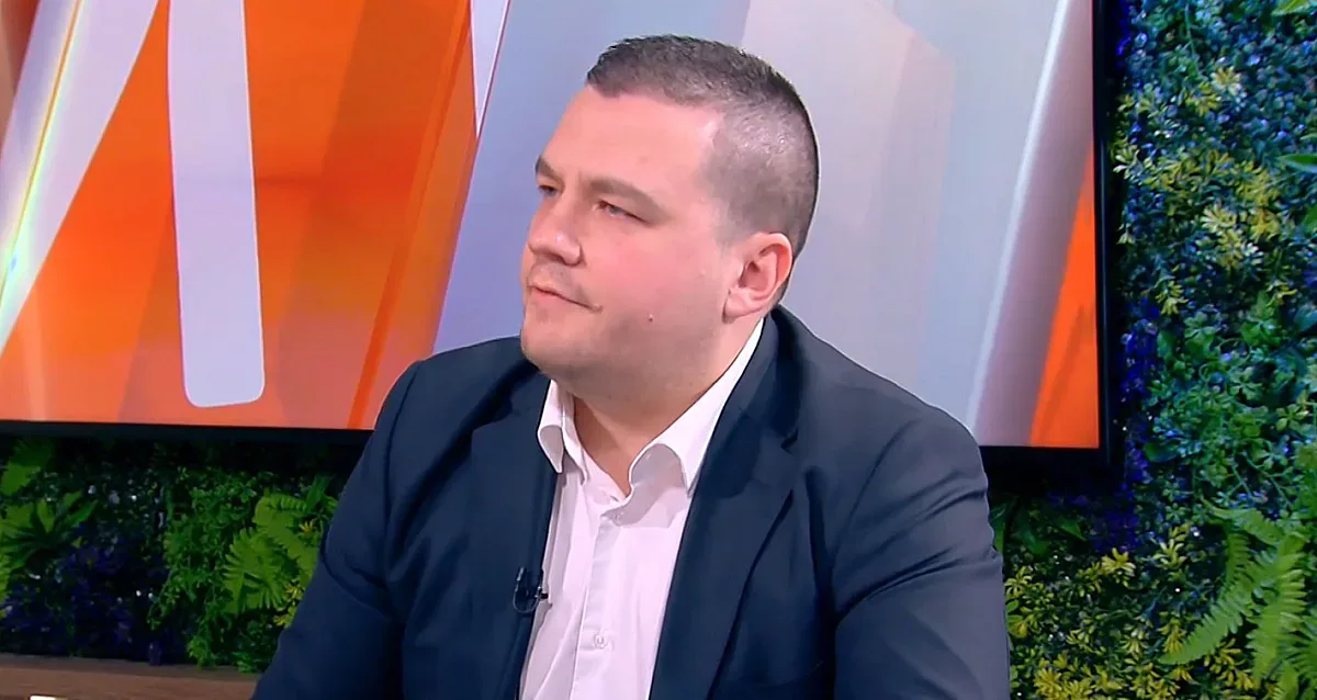 Човек на Слави изригна мощно: Асен Василев срина държавата!