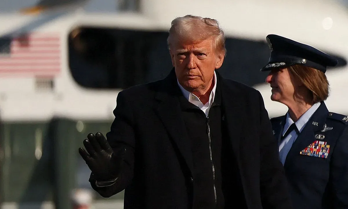 Тръмп в опожарената Калифорния. Обяви важно решение