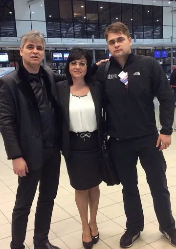 Нинова в САЩ за дипломирането на сина си