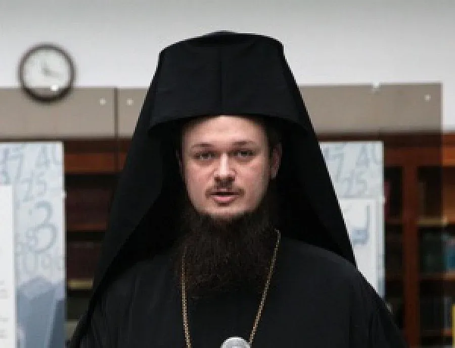 Дионисий, не правете от църквата панаир