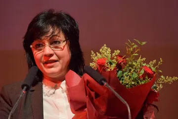 Нинова оглави и ПГ на БСП