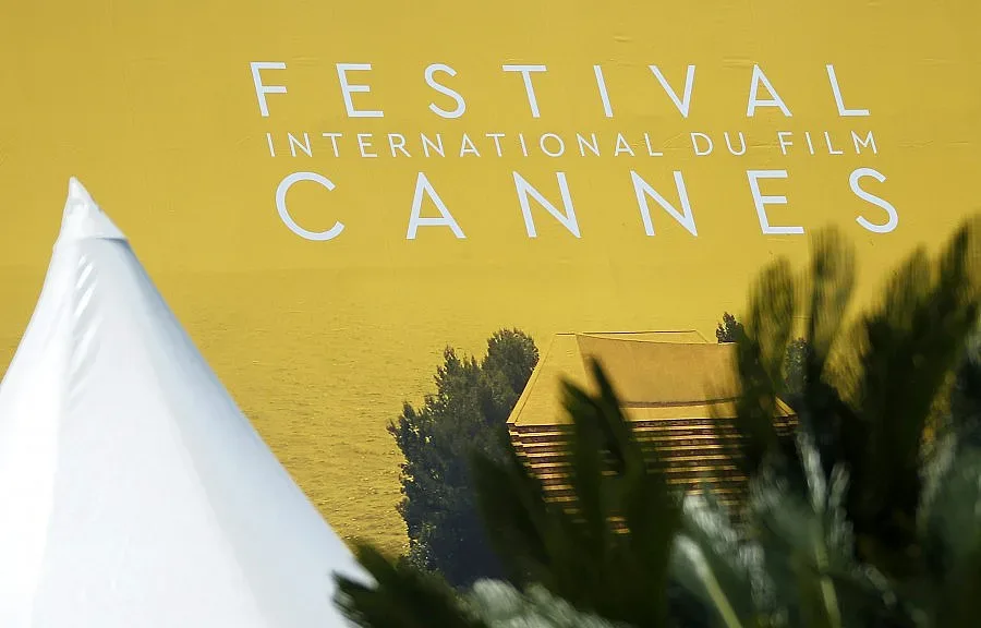 Стотици ченгета пазят звездите в Кан