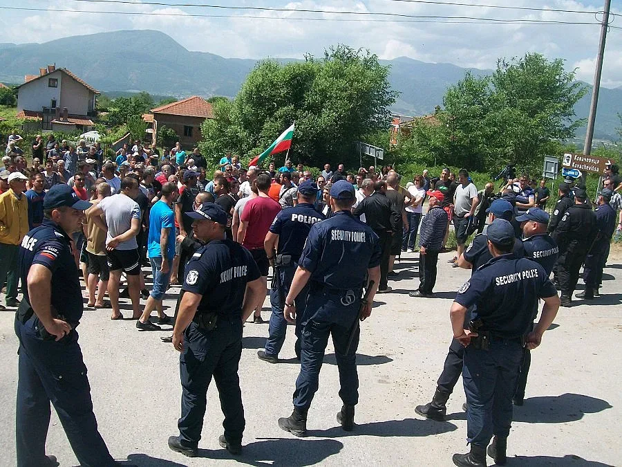 Гърмен излиза на протест срещу ромските беззакония