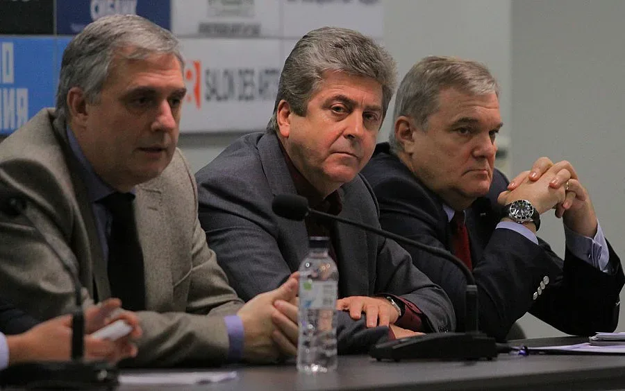 АБВ на крачка да излезе в опозиция