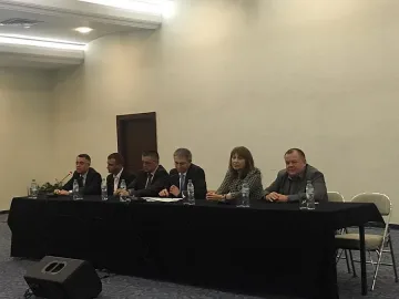 Карадайъ с петима заместници