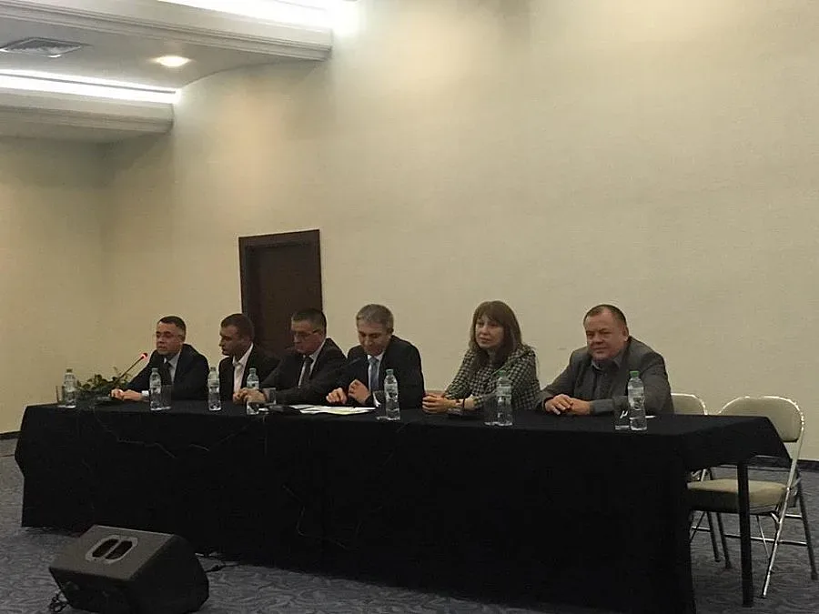 Карадайъ с петима заместници