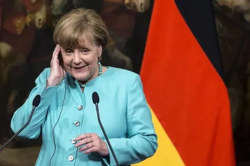 Меркел присъства на хуманитарната среща в Истанбул 