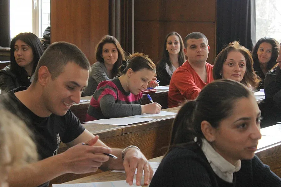 Без евростипендии за юристи и медици