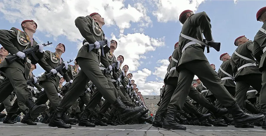 НА ЖИВО: Русия празнува с грандиозен парад