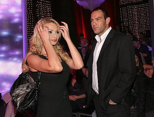 Звезда на попфолка имала луда любов с Красимир Кочев